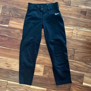 Nike boys XL baseball pants. Very good used condition with very slight wear